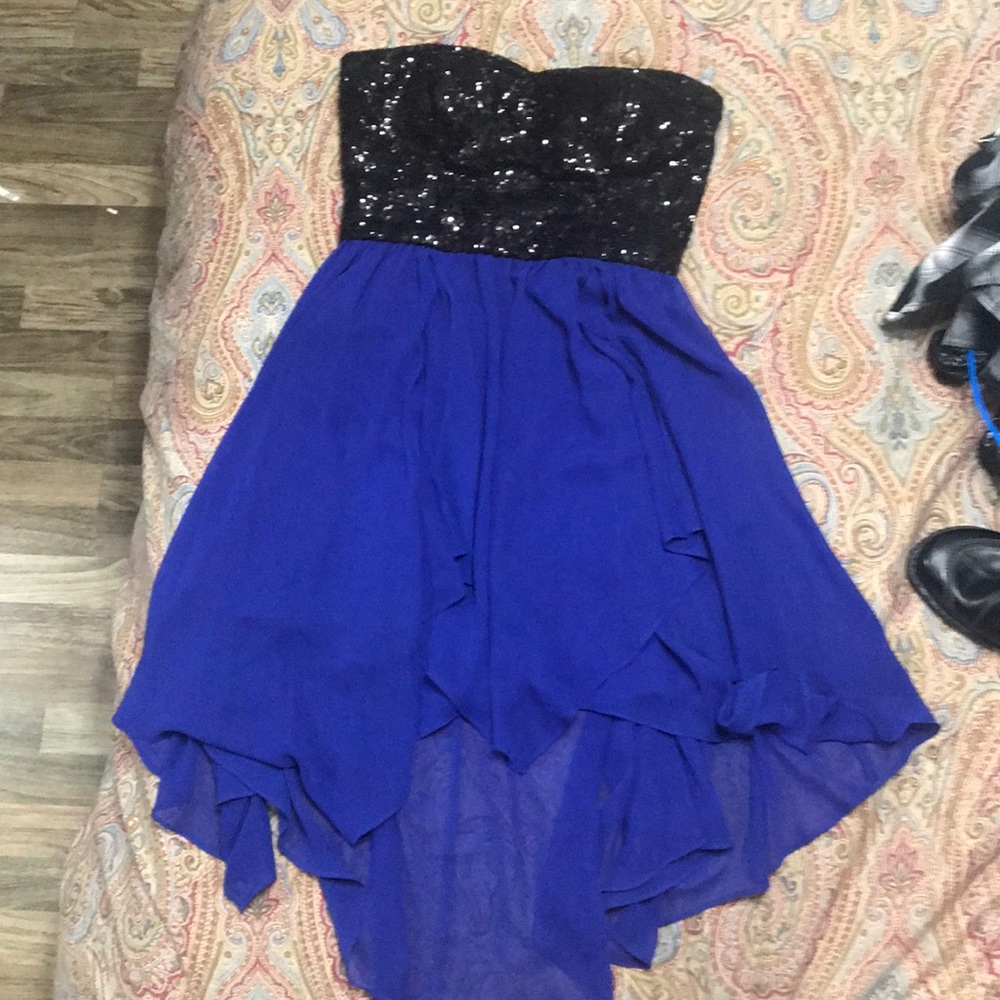Black and blue sequin dress
